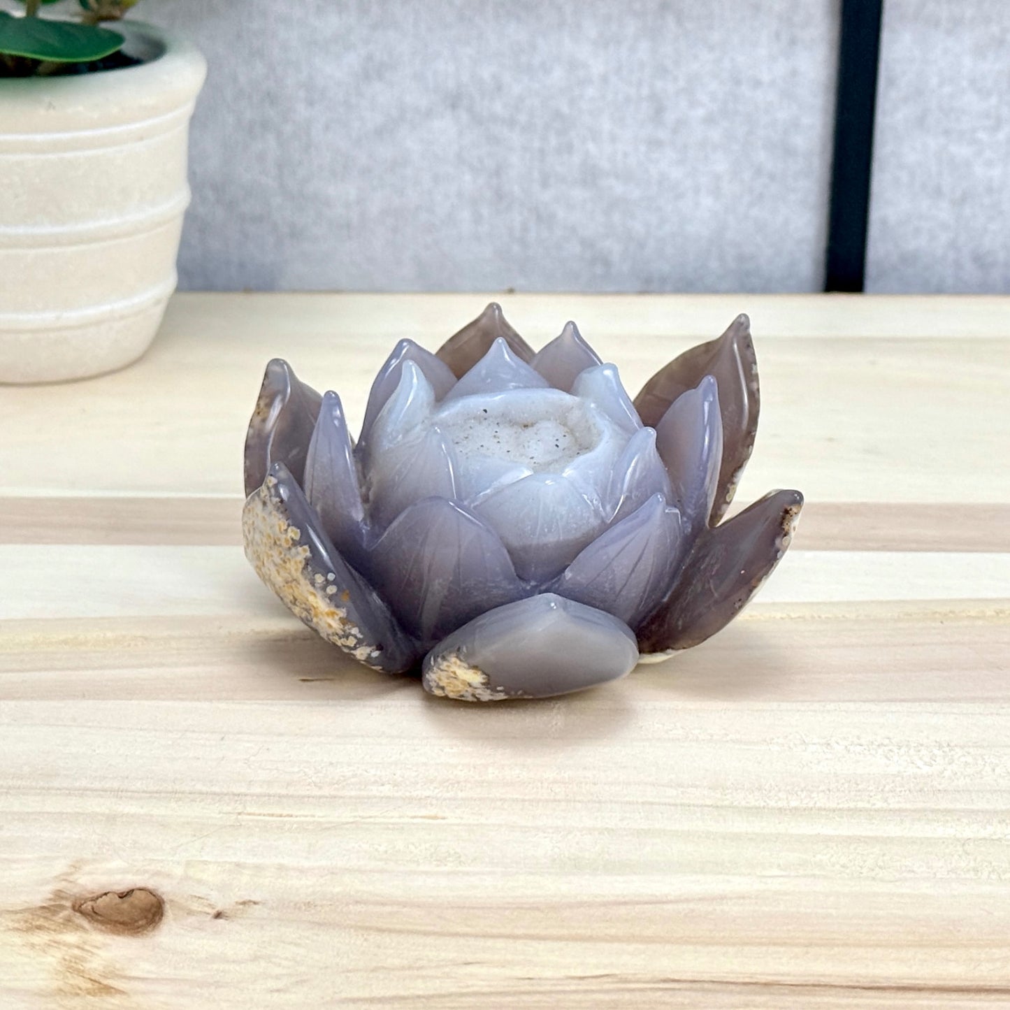 Agate Lotus Carving - Itsy's Crystal Cove LLC