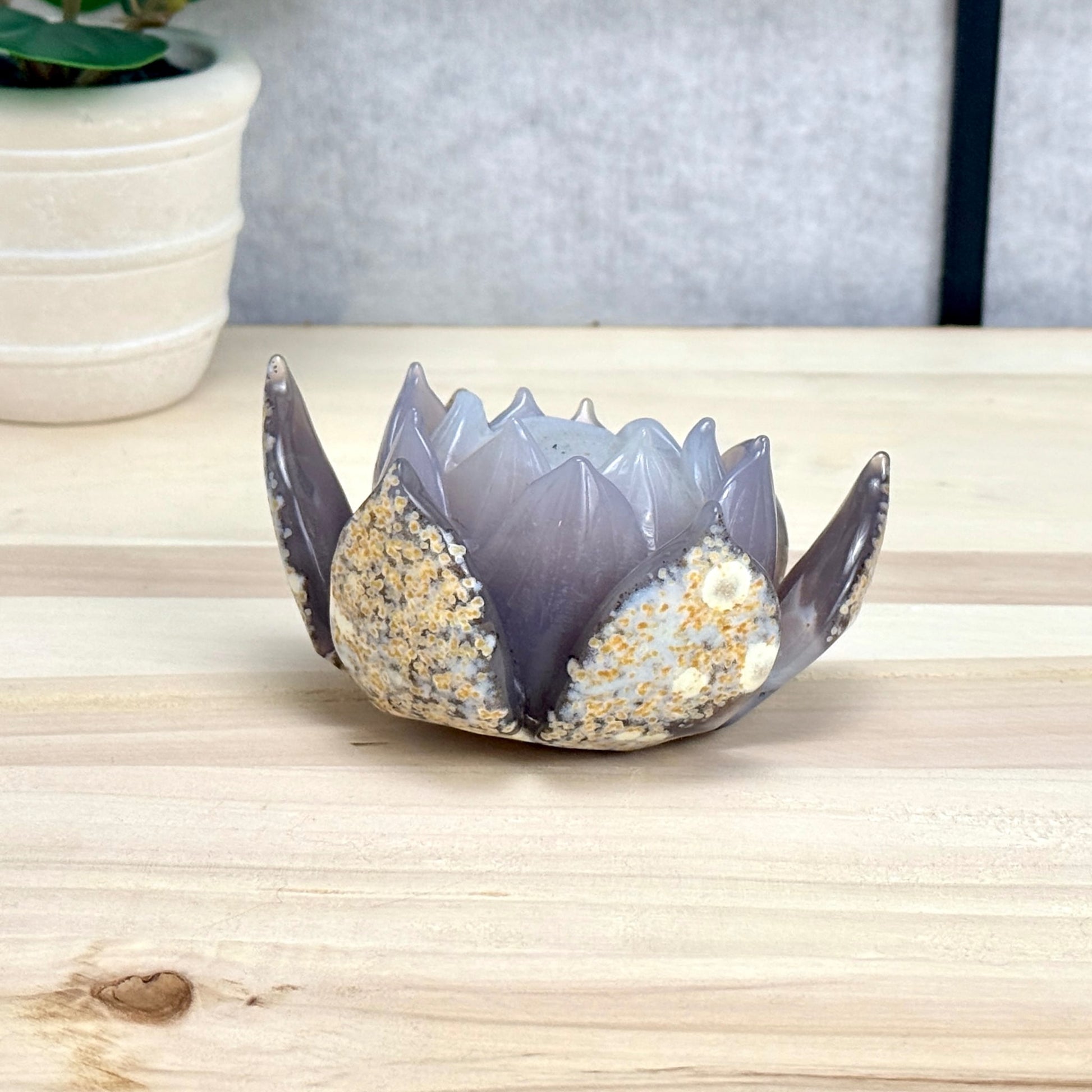 Agate Lotus Carving - Itsy's Crystal Cove LLC