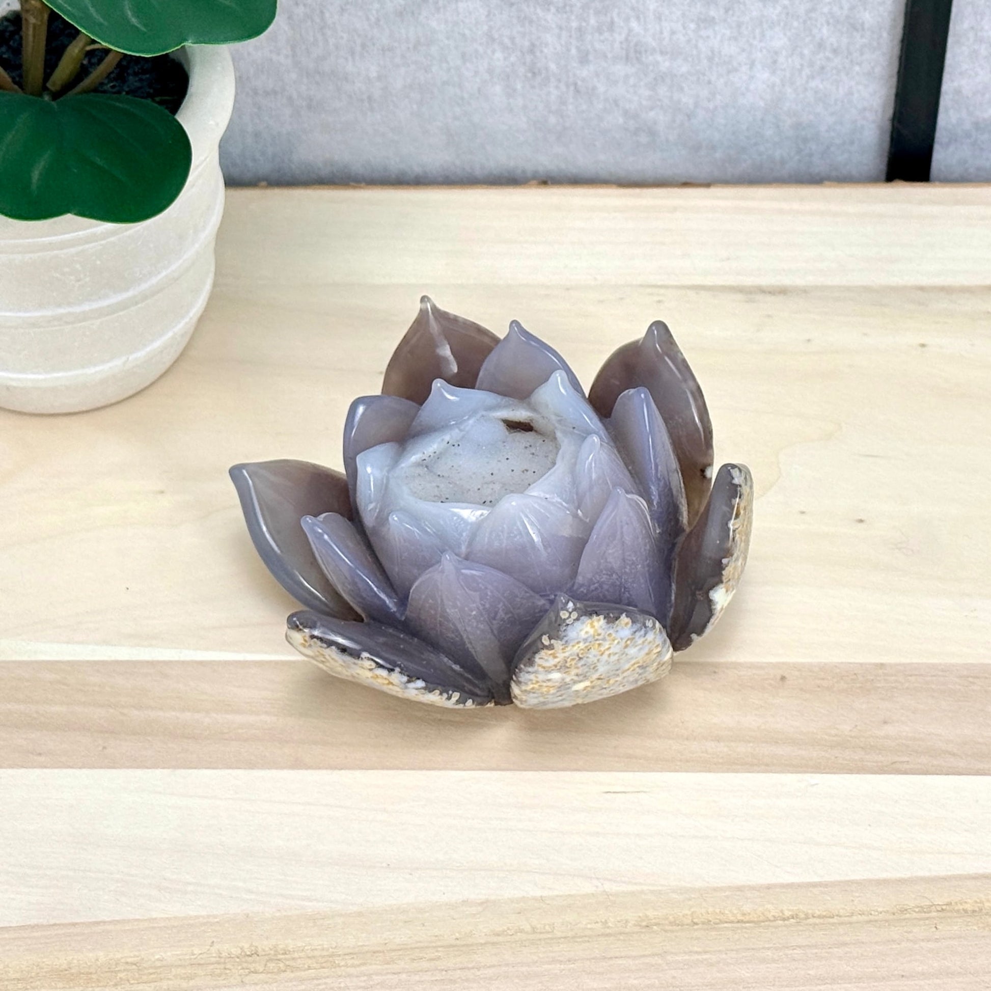Agate Lotus Carving - Itsy's Crystal Cove LLC