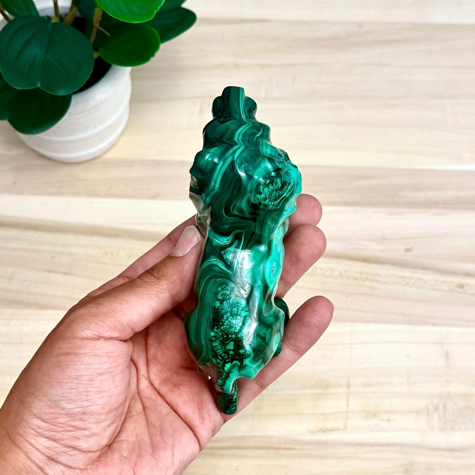 Malachite Lion Carving, 1 lb. 1 oz.