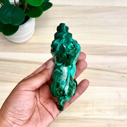 Malachite Lion Carving, 1 lb. 1 oz.